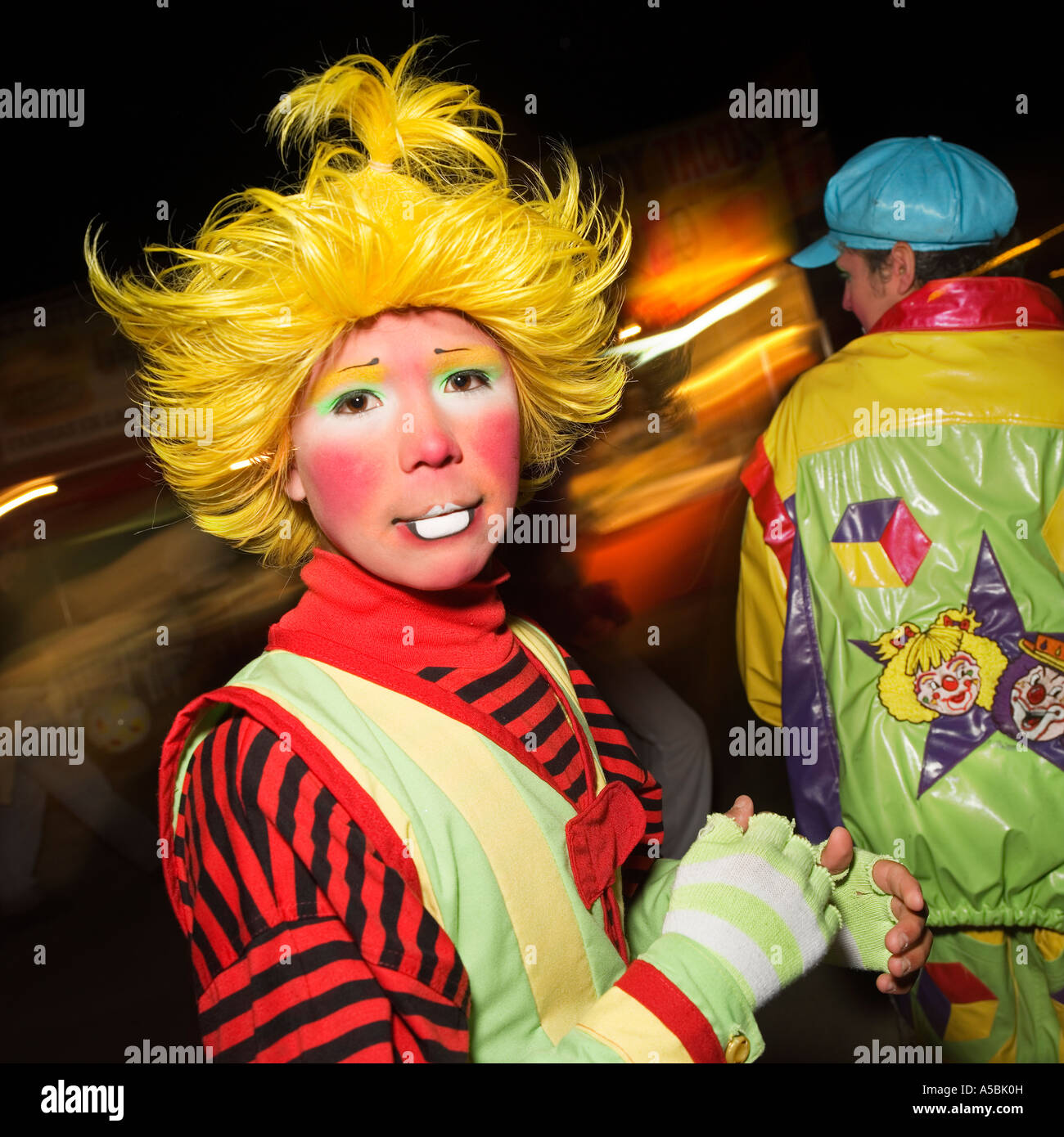 Karneval Clown pulsierende Nacht Stockfoto