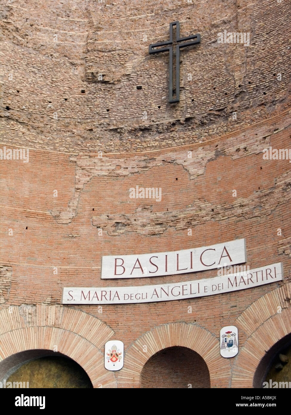 Kirche von Santa Maria Degli Angeli und Basilika in römischen Thermen des Diokletian-Thermen, Tür Eingang, Rom, Stockfoto