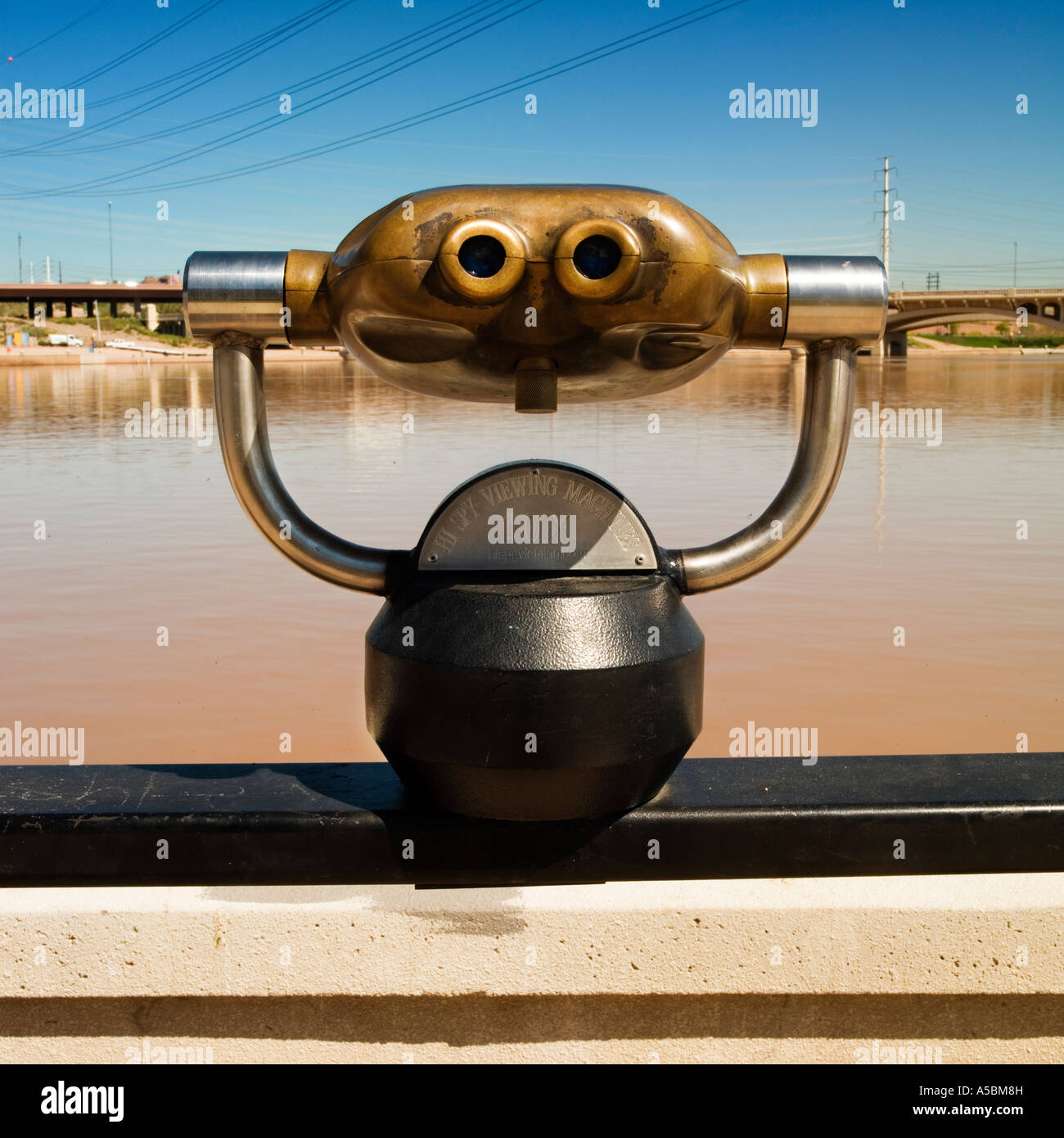 Rio Salgado Tempe Ansicht Finder binokularen Sichtlinie skulpturale Konzept Bildidee Grußkarte Stockfoto