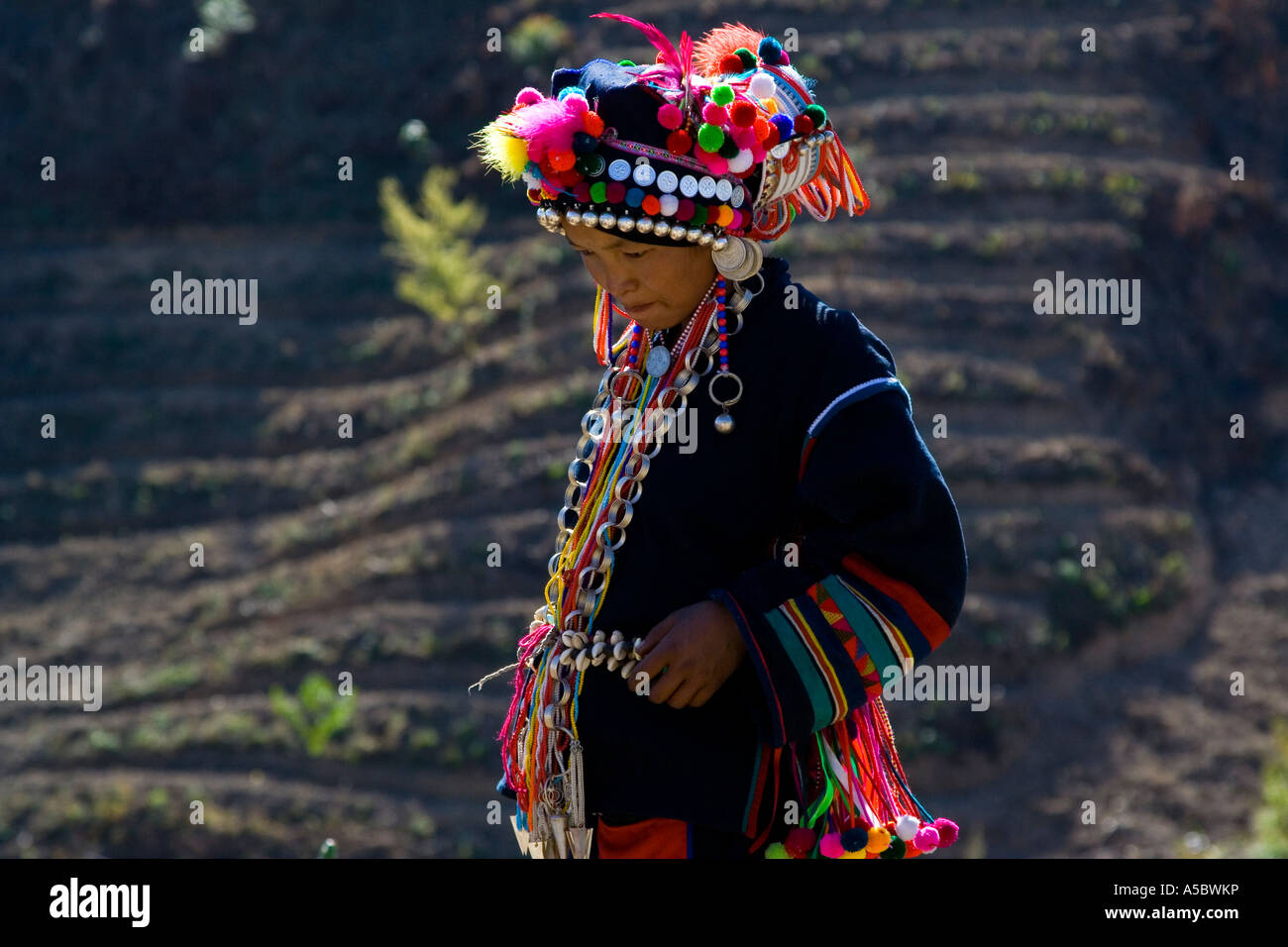 Braut von einem Akha Hani Hochzeit Gelanghe China Stockfoto