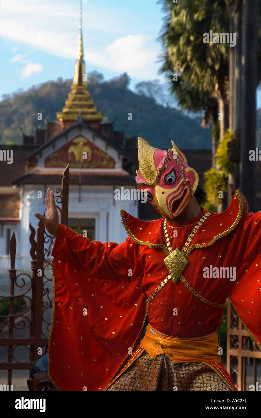 Performer, gekleidet wie ein Garuda Royal Palace Luang Prabang Laos Stockfoto