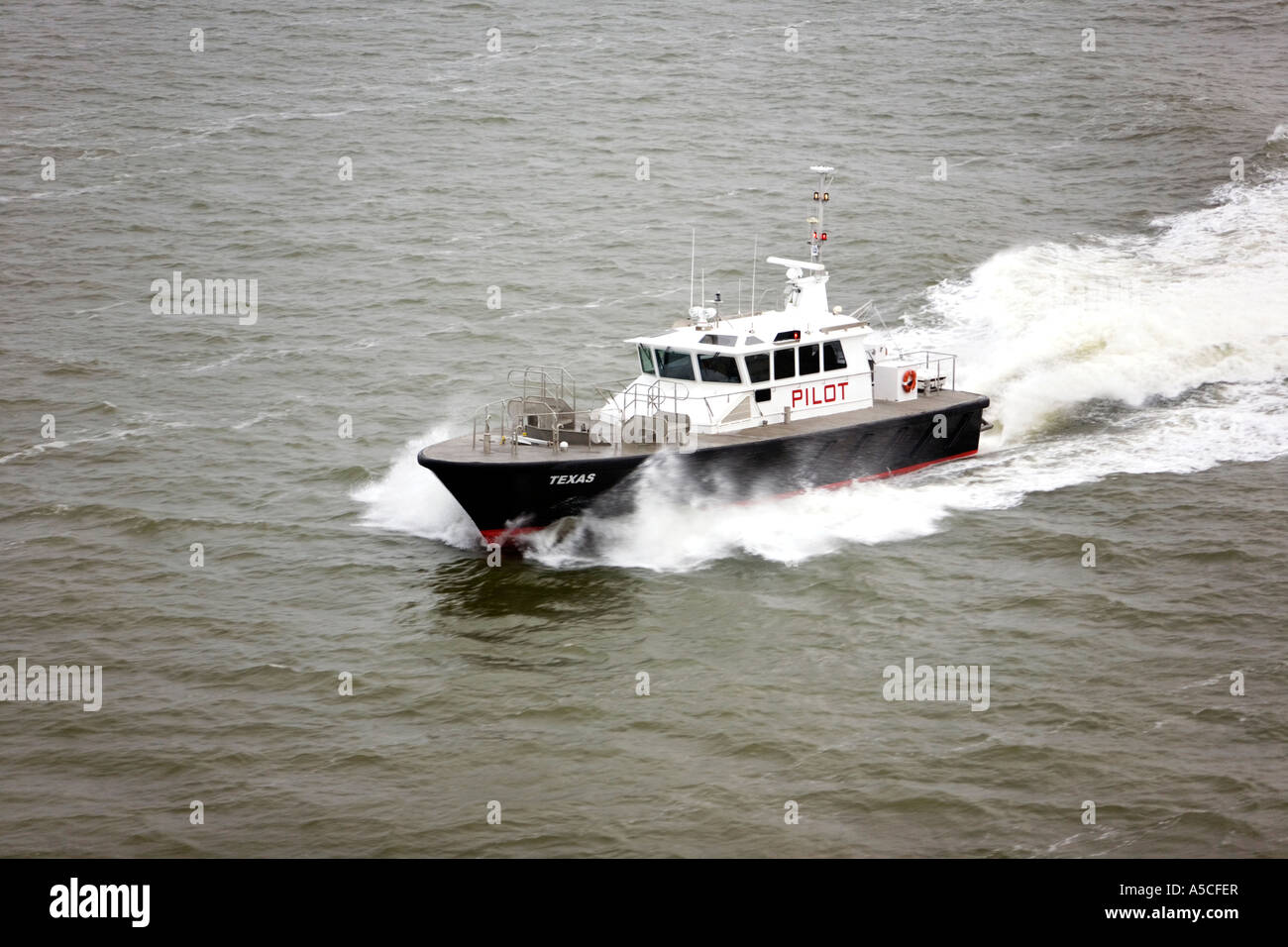 Pilot rühmen Führer Kreuzfahrtschiff heraus zum Meer von Galveston Bay. Blick vom Schiff. Don Despain Wiederaufleben Foto. Stockfoto