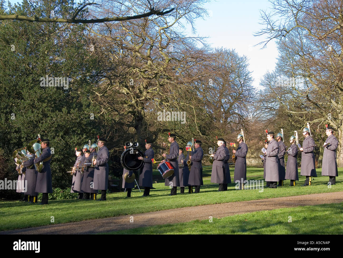 Musiker der Heavy Cavalry and Cambrai Band im Royal Salute Museum Gardens York North Yorkshire England Großbritannien GB Stockfoto