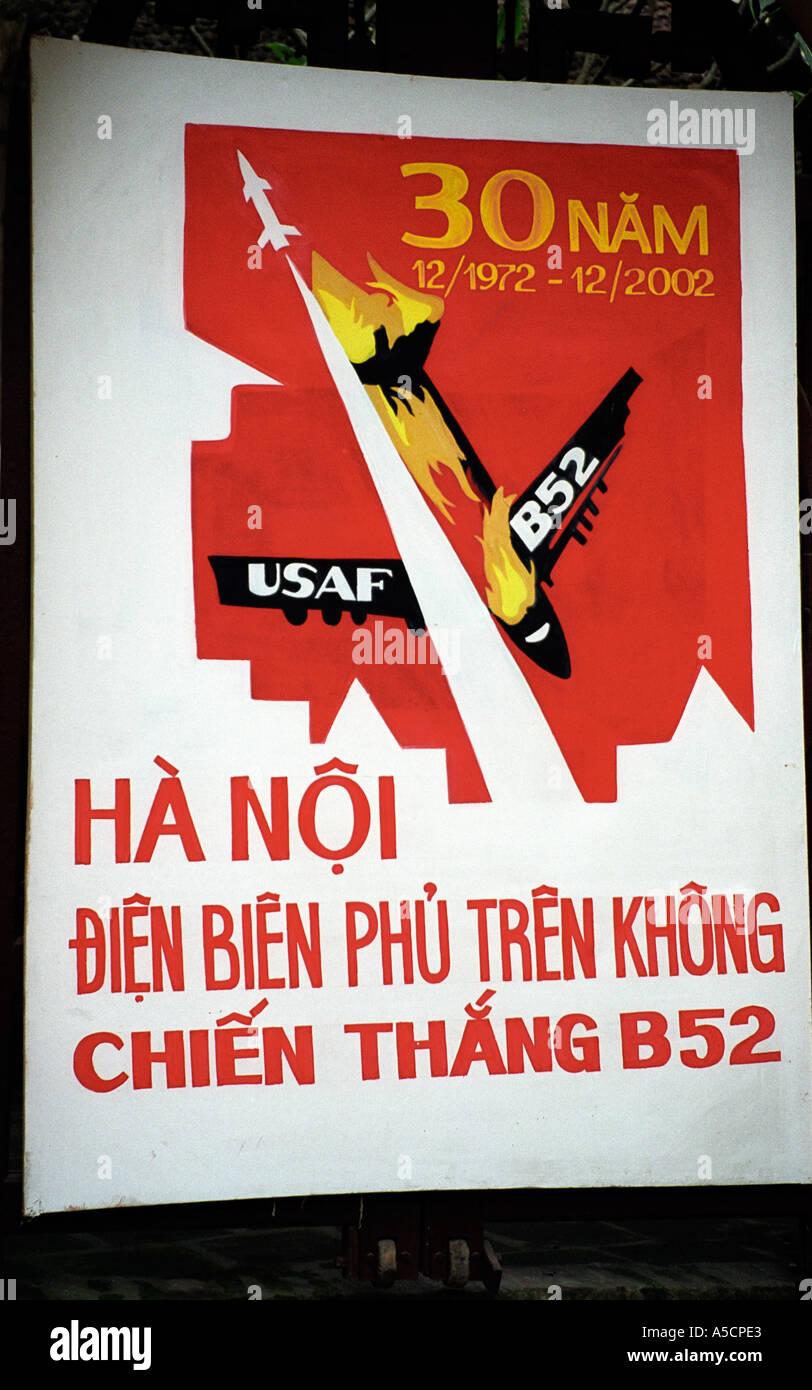 Vietnam Straße Propagandaplakat in Hanoi B52 Tag markieren Stockfoto