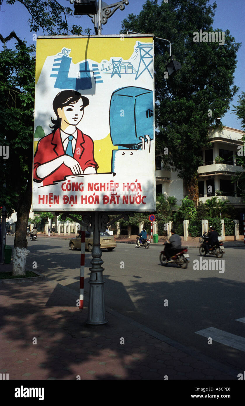 Vietnam Straße Propagandaplakat in Hanoi Stockfoto