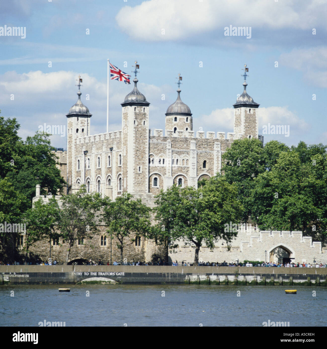 Der Tower von London über die Themse in London GB UK Stockfoto