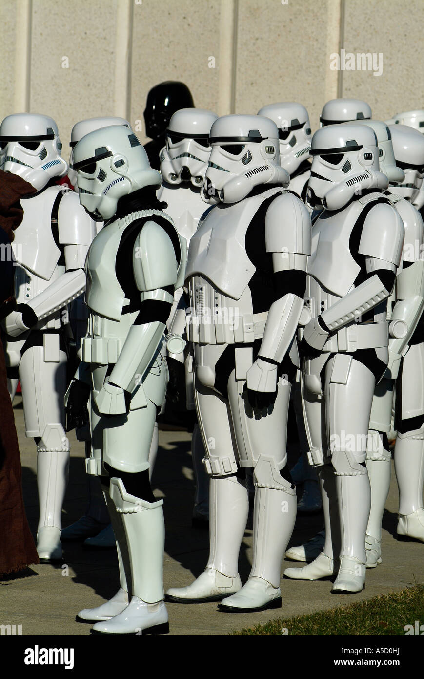 Gruppe von Star Wars Sturmtruppen bereit für eine parade Stockfoto Gruppe von Star Wars Sturmtruppen bereit für eine parade Stockfoto