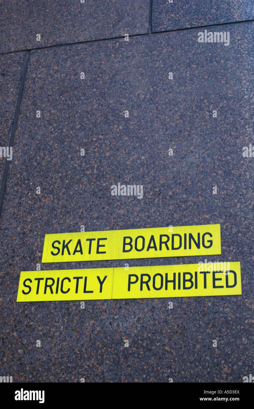 Skate-Boarding streng verboten-Schild Stockfoto