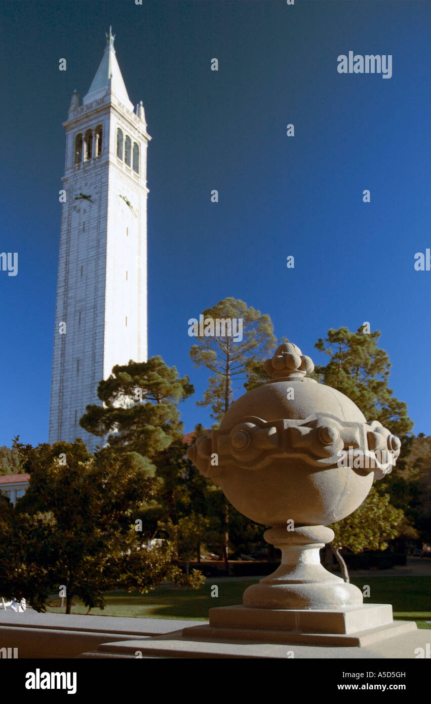 Sather Tower, auch bekannt als der Campanile, University of California Berkeley campus Stockfoto