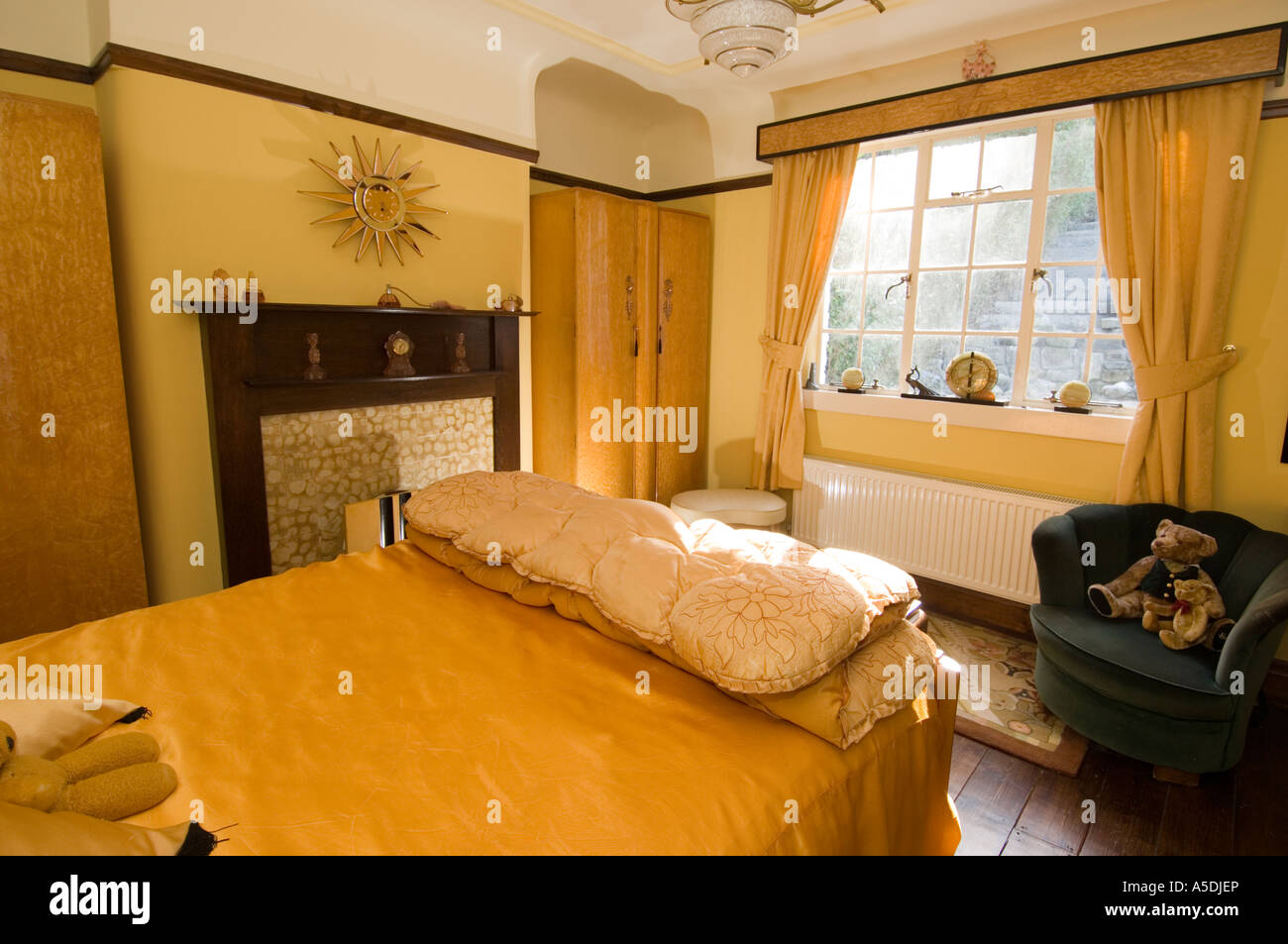 renoviertes Art-Deco Jugendstil 1930 s Haus innen Schlafzimmer ... renoviertes Art-Deco Jugendstil 1930 s Haus innen Schlafzimmer ...