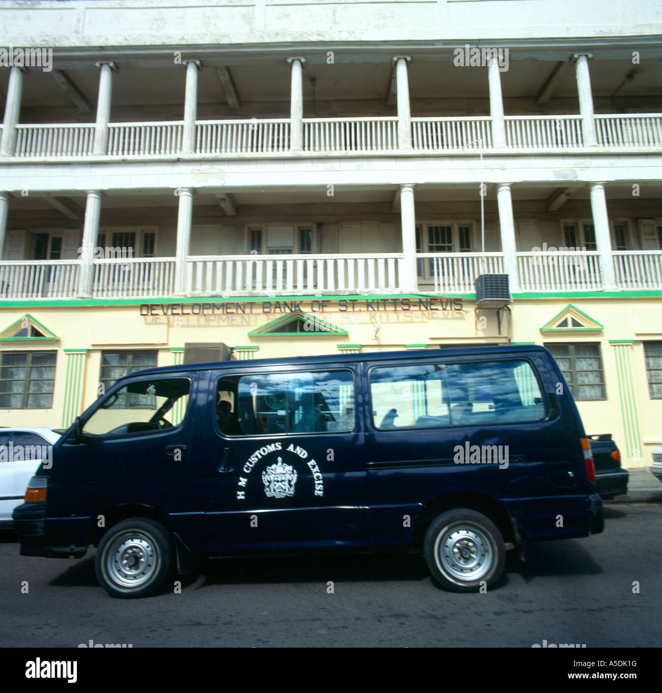 Zoll & Verbrauchsteuern Van & Development Bank of St. Kitts - Nevis Bassterre St. Kitts Stockfoto