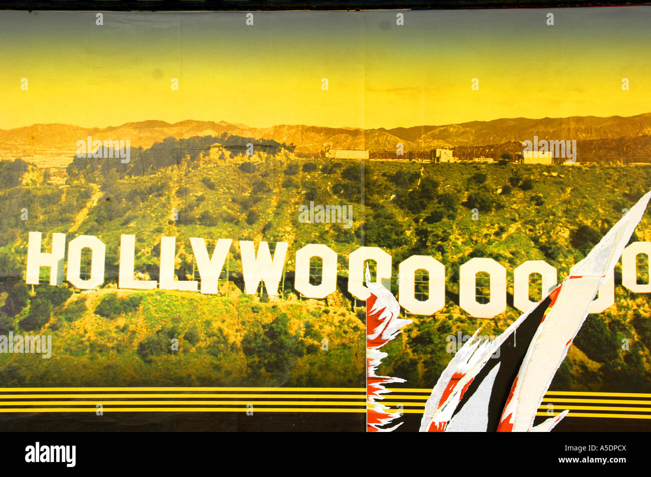 Hollywood Plakat Werbung amerikanischen Dreaam Kalifornien Redaktion negative zerstören Schaden Rip gerissen Riss kriminellen Kriminalfilm Stockfoto