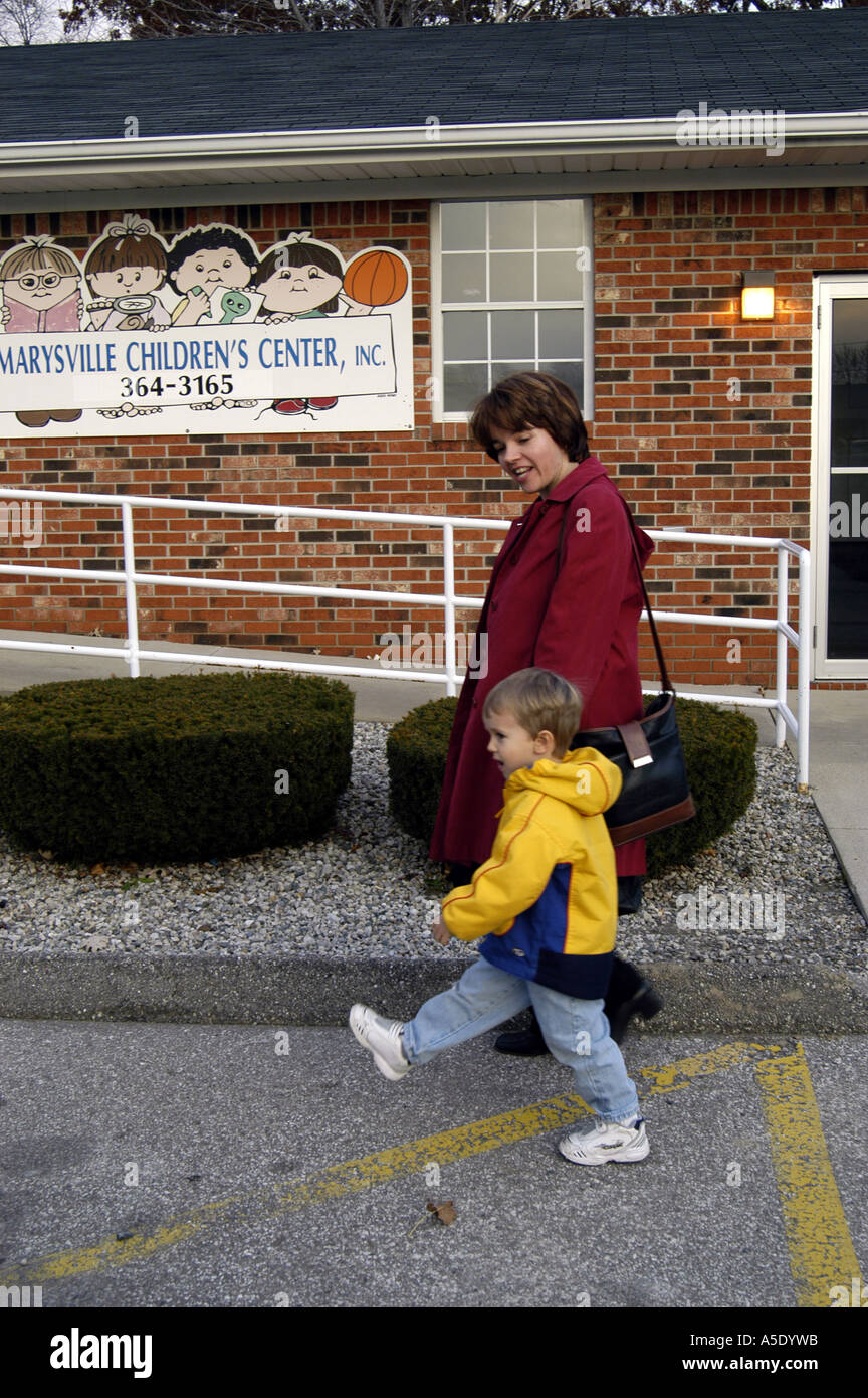 Abholung im Kindergarten Stockfoto