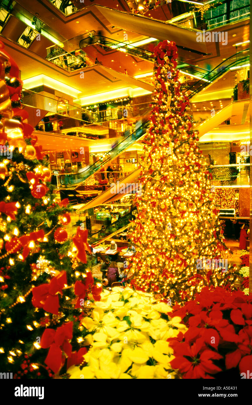 USA-New York-New York City dekoriert Trump Tower zu Weihnachten Stockfoto