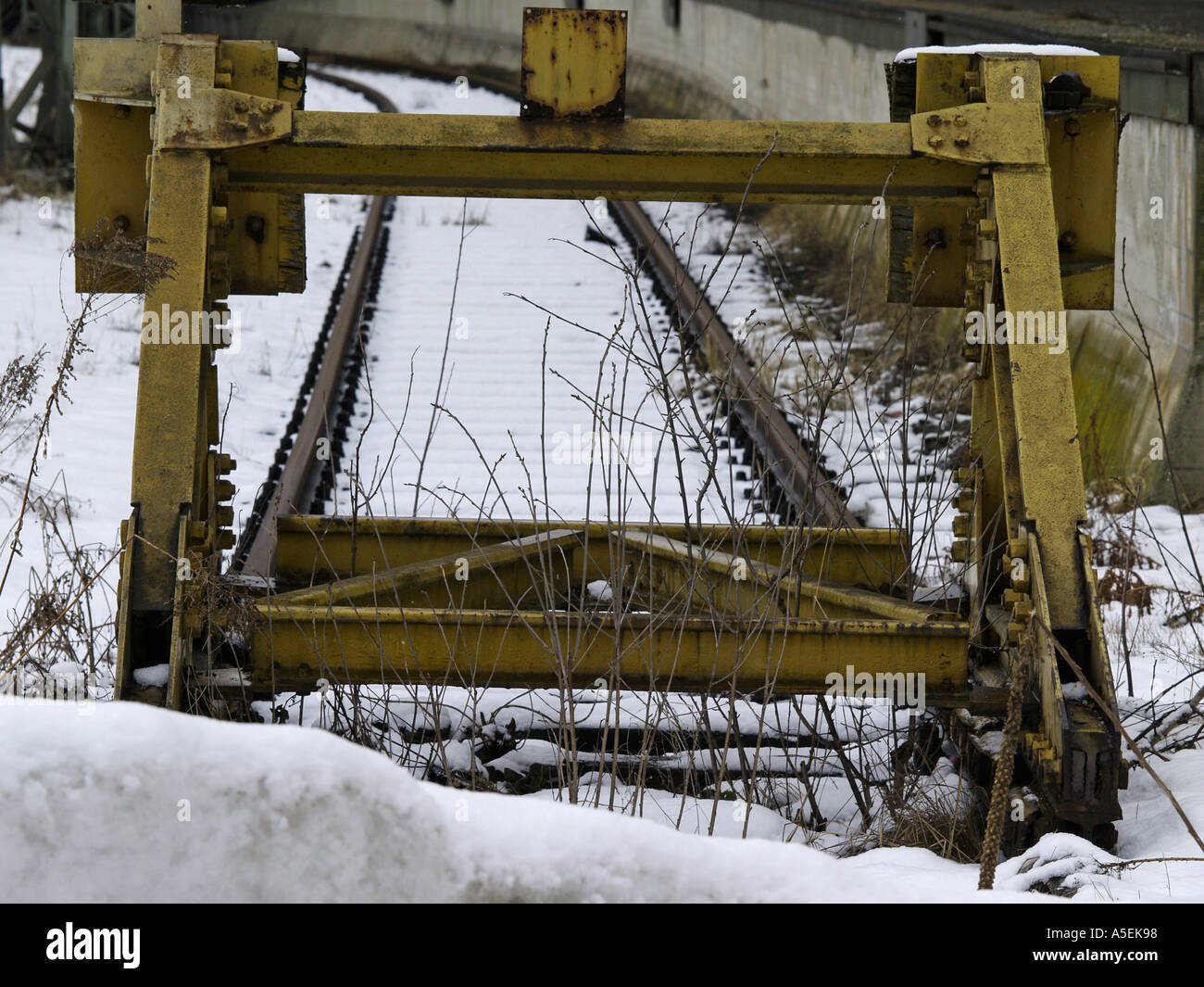 durch Abstellgleis im winter Stockfoto