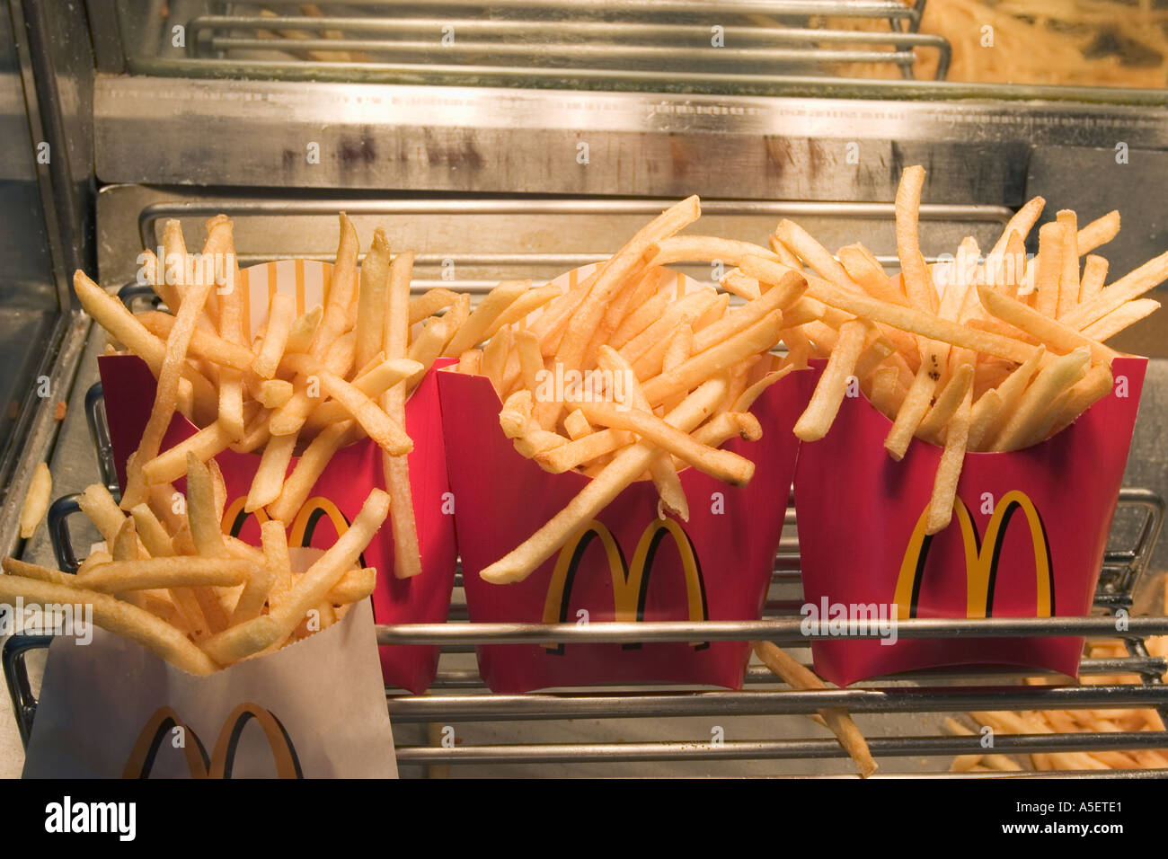 Eastpointe Michigan Pommes-frites-wartet auf Kunden an einem McDonald s Restaurant Stockfoto