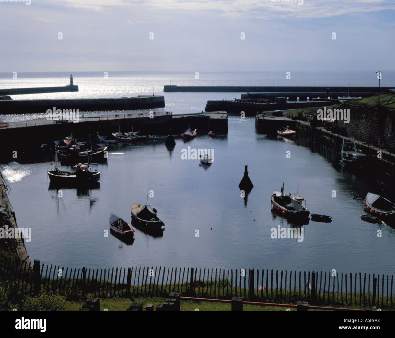 Angelboote/Fischerboote ankern in Seaham Harbour, County Durham, England, UK. Stockfoto