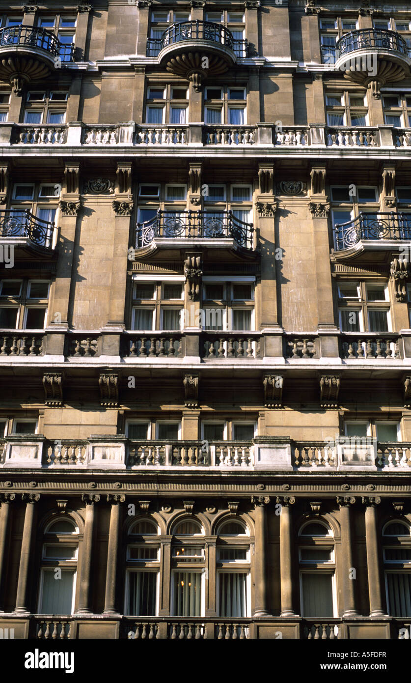 Balkone auf London Regierung Bürogebäude England Stockfoto