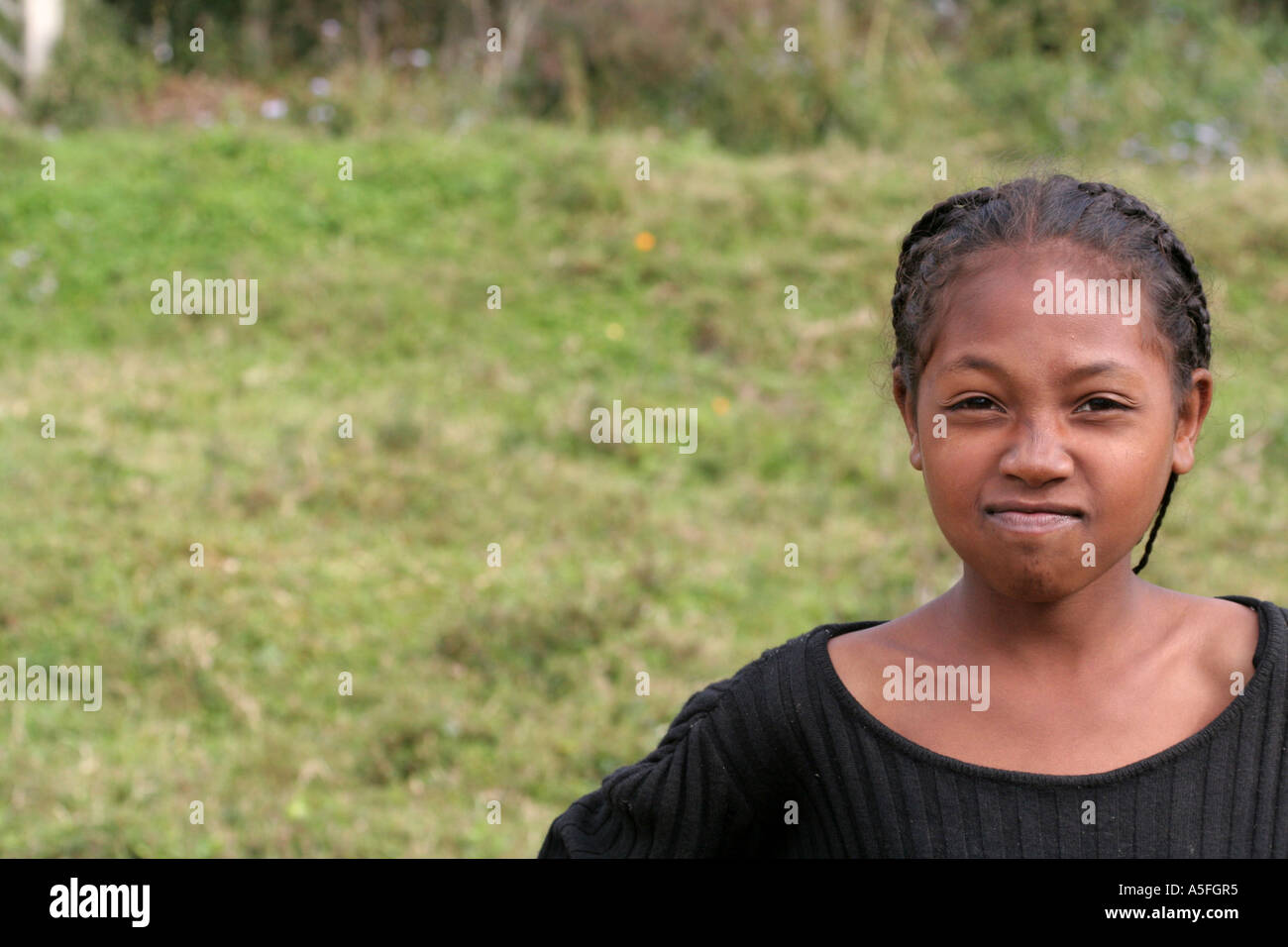 Junges Mädchen in Andasibe, Madagaskar Stockfoto