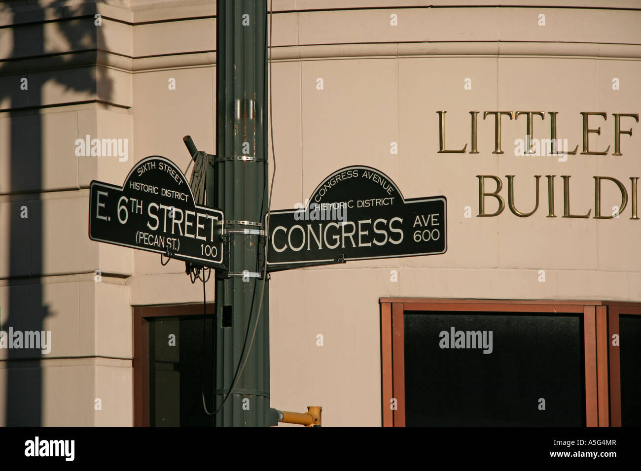 Ecke East 6th Street / Congress Ave in Austin, TX Stockfoto