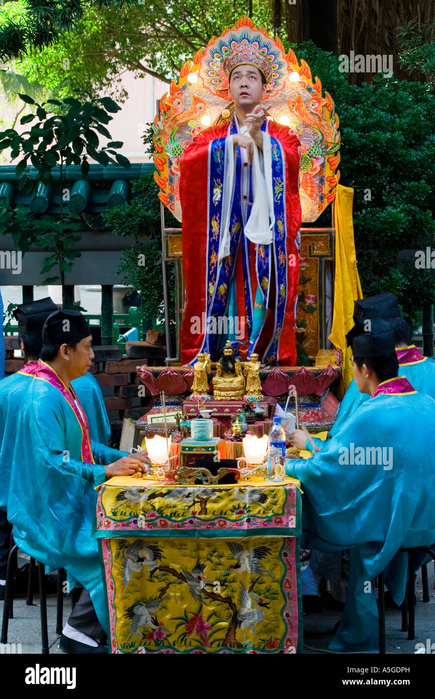 Chung Yeung Festival oder doppelte neunte Festival buddhistischen Dienstleistung Tin Hau Tempel Kowloon Hong Kong China Stockfoto