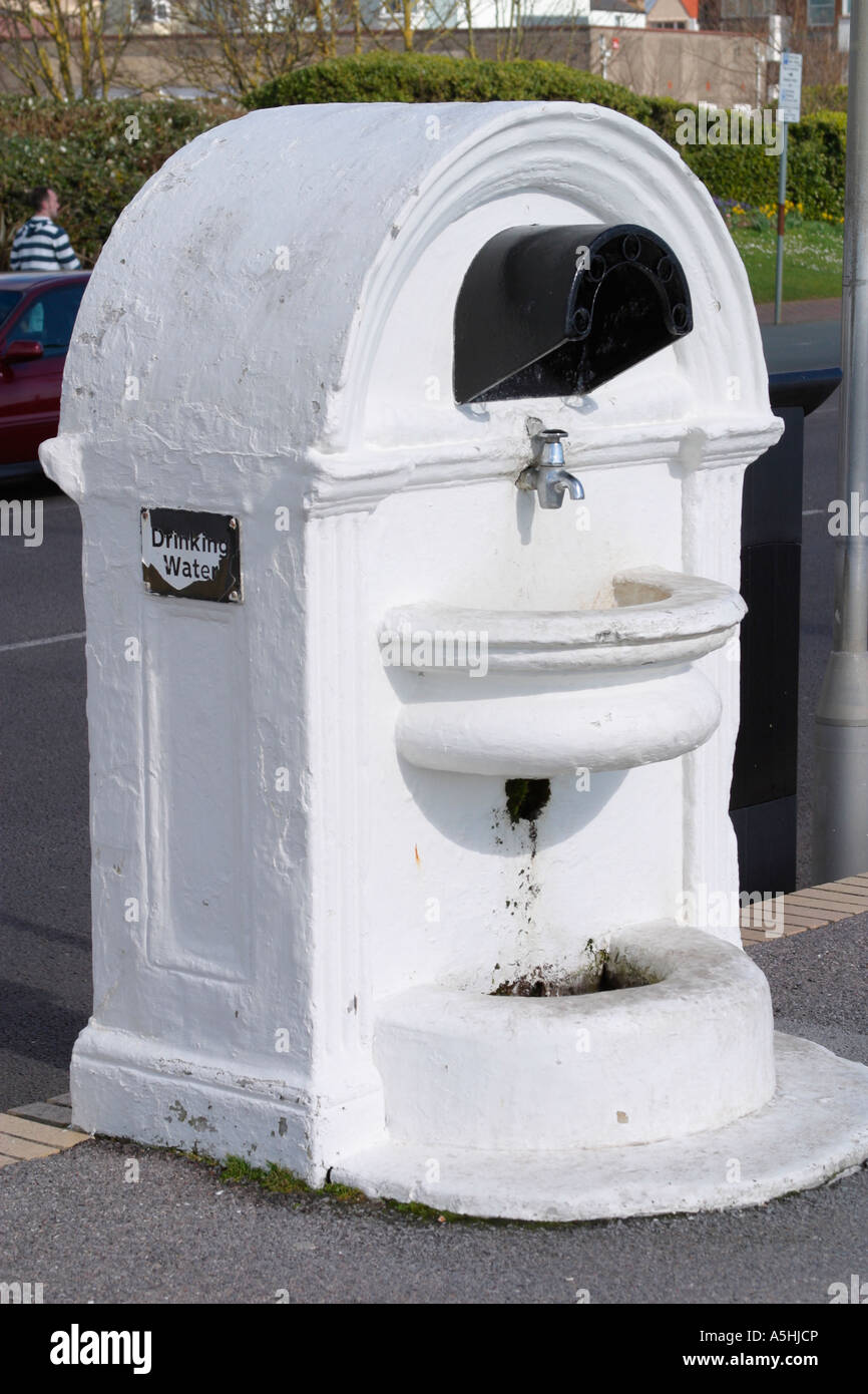 Trinkwasser-Brunnen in Bognor Regis Strandpromenade, West Sussex, UK. Stockfoto