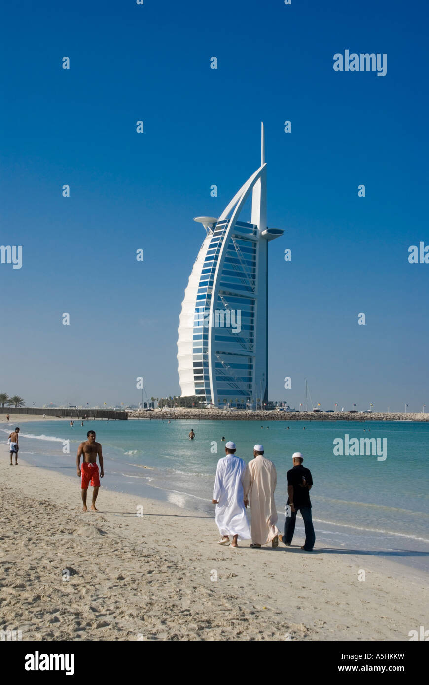 Iddle Ost Uae Vereinigte Arabische Emirate Dubai Burj al Arab Mina a Salam tagsüber Stockfoto