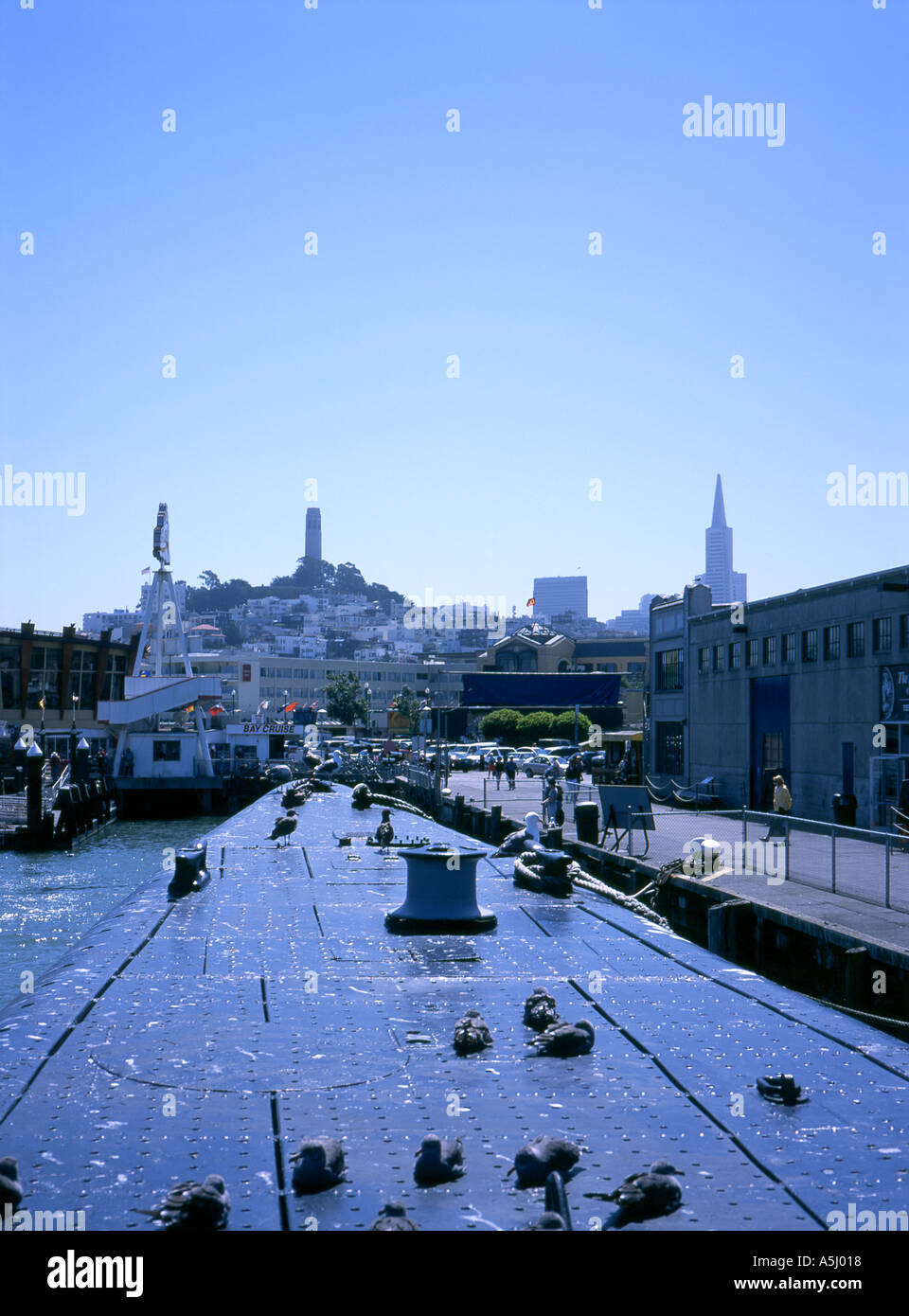 Blick auf die Stadt von San Francisco vom Deck der USS Pampanito Stockfoto
