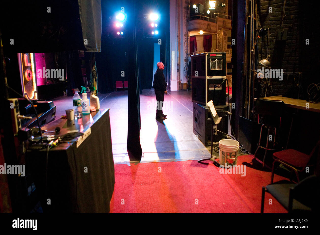 Blick auf Bühne von Prompt Ecke im Apollo Theater Heimat der berühmten Amateur Nacht zeigt in Harlem New York City USA Feb 2006 Stockfoto