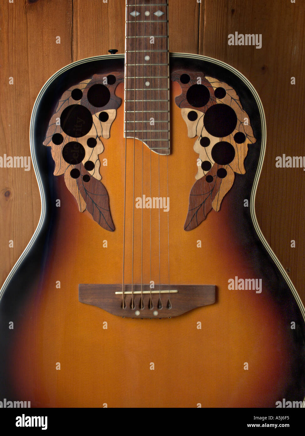 Eine Ovation Gitarre Stockfoto