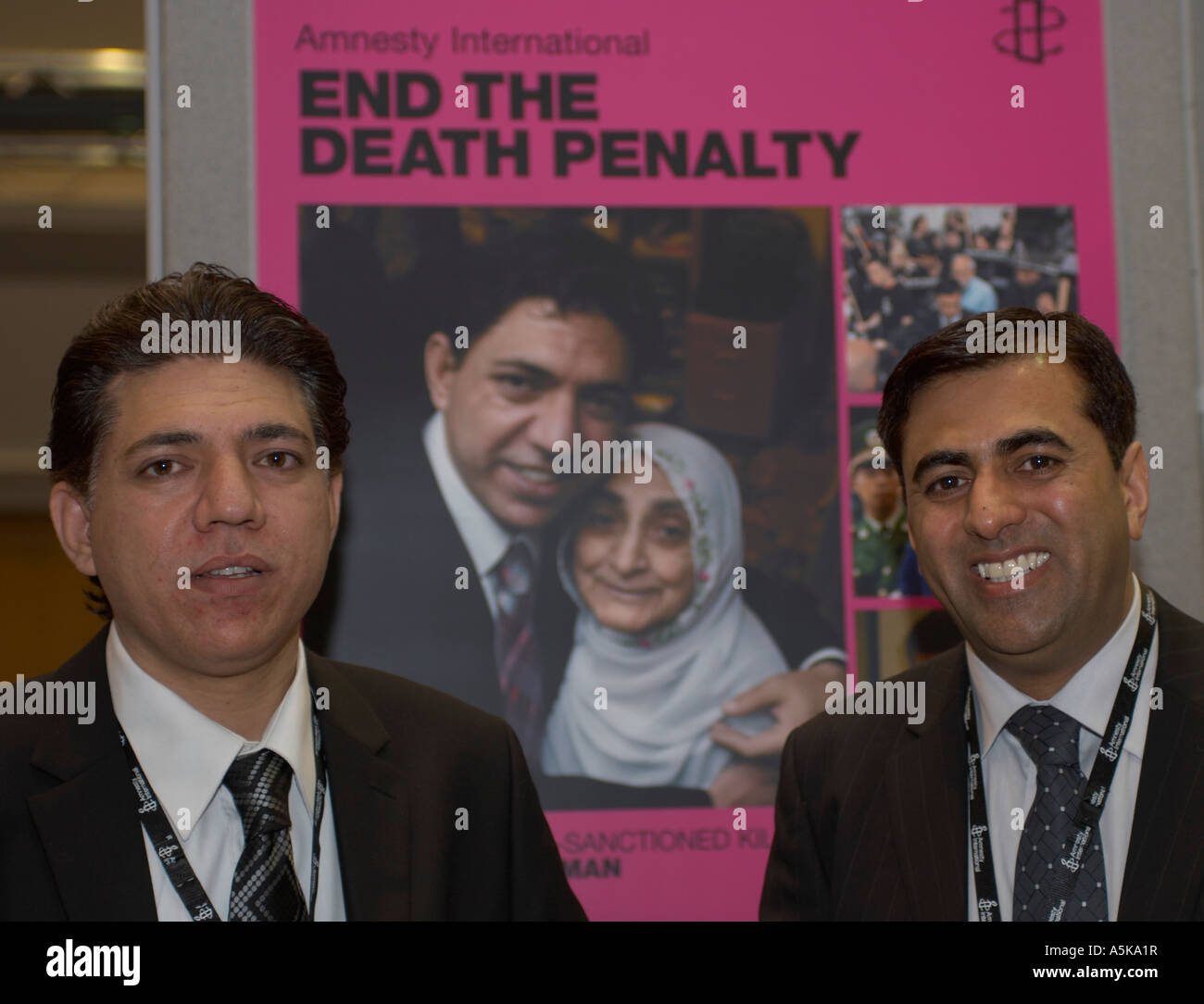 Mirza Tahir Hussain (links) und sein Bruder Amjad bei der jährlichen Amnesty International meeting, Edinburgh, März 2007 Stockfoto