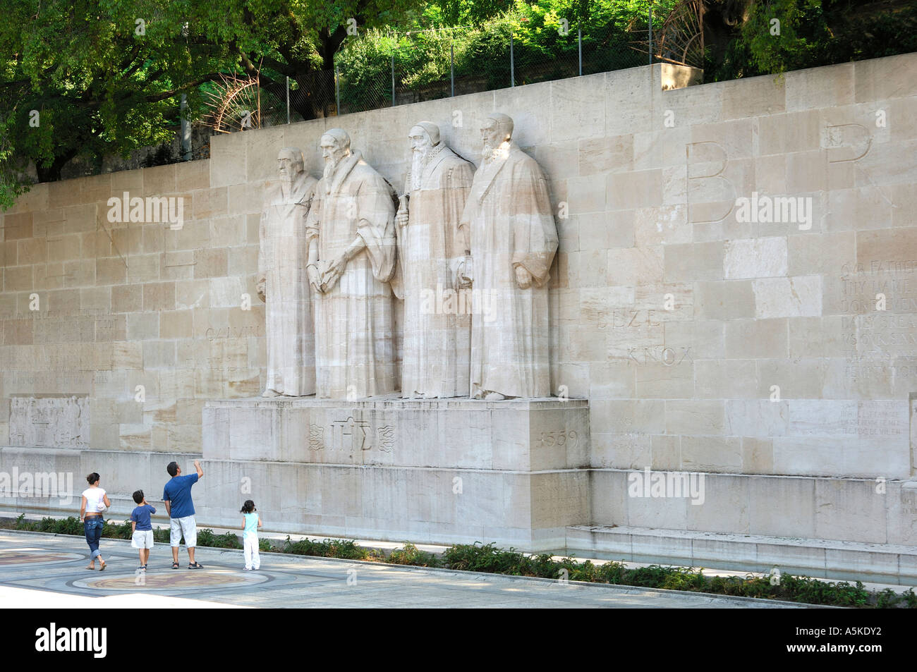 Reformation Denkmal Mauer der Reformatoren v.l.n.r.: Guillaume Farel, Jean Calvin, Theodore Beza, John Knox Genf Schweiz Stockfoto