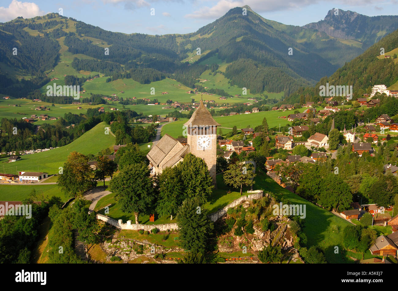 Kirche Cahteau d ' Oex Berner Oberland Luftbild Schweiz Stockfoto
