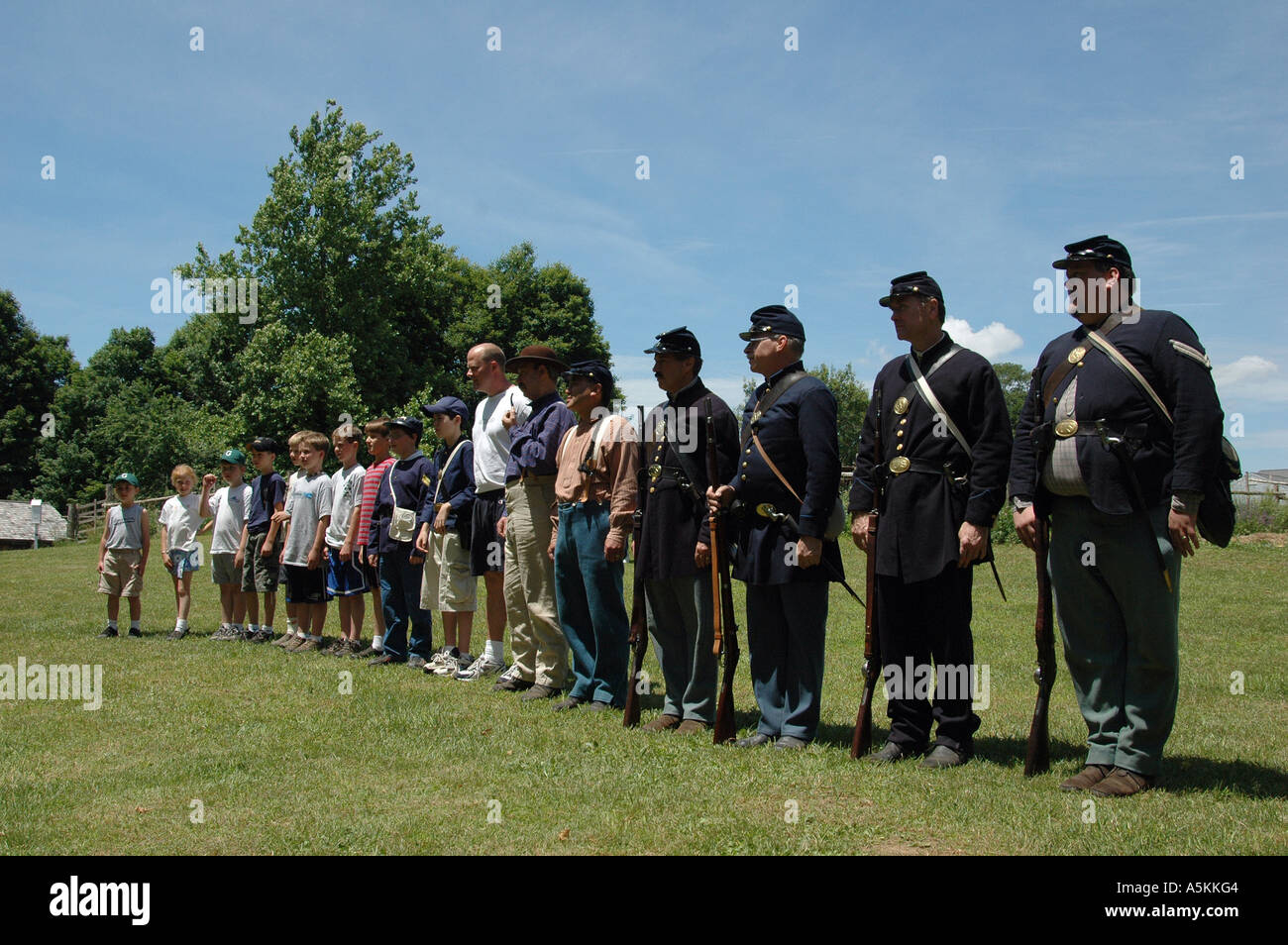 Soldaten re erlassen Bürgerkrieg Armee Bohrer Stockfoto