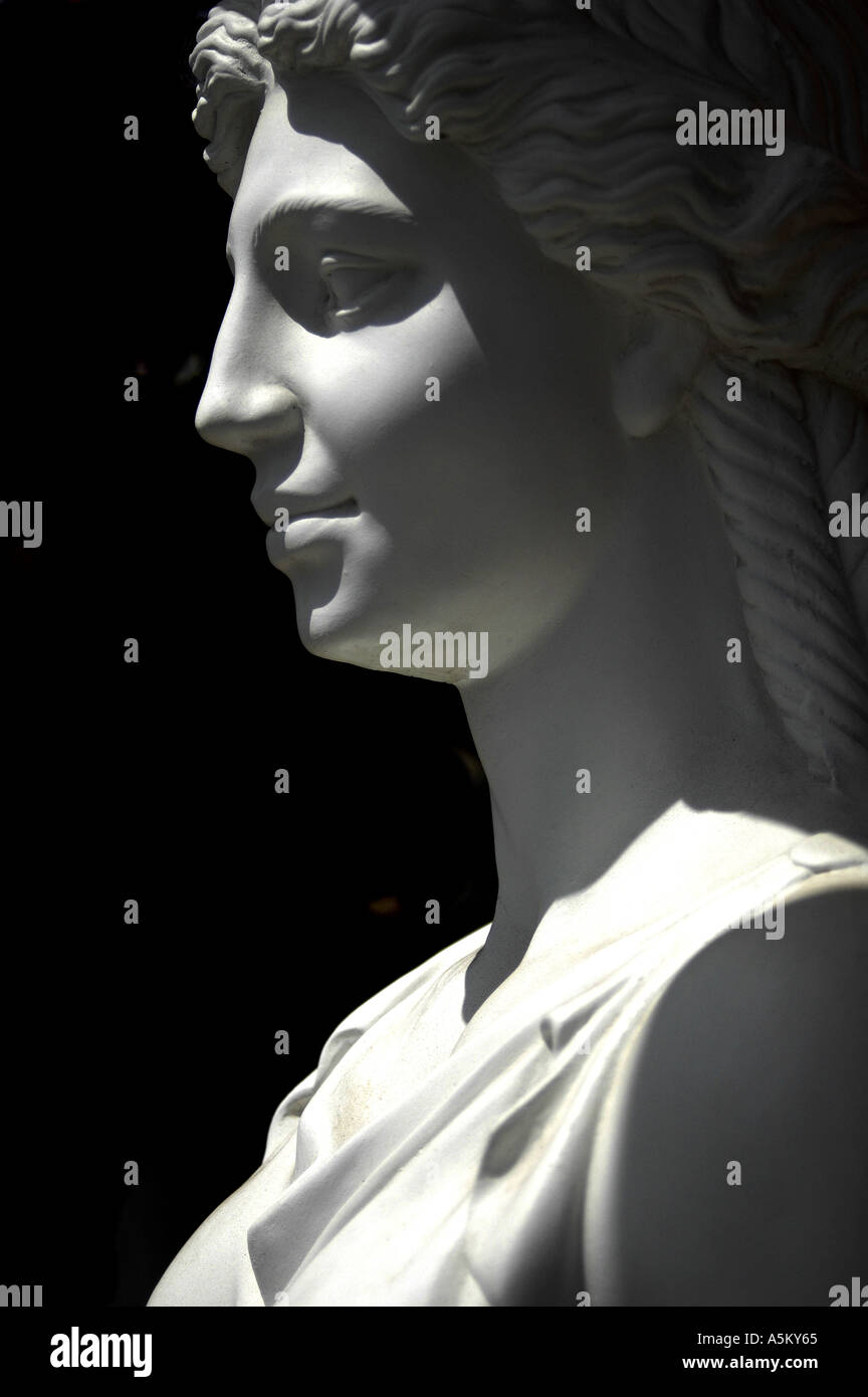 Griechische figur -Fotos und -Bildmaterial in hoher Auflösung – Alamy