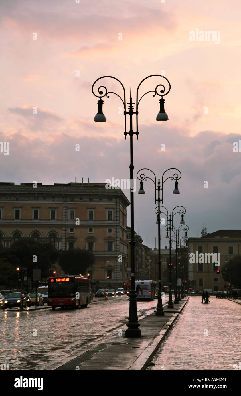 Via Enrico de Nicola in der Nähe der Stazione Termini und der Piazza dei Cinquecento Rom Italien Stockfoto