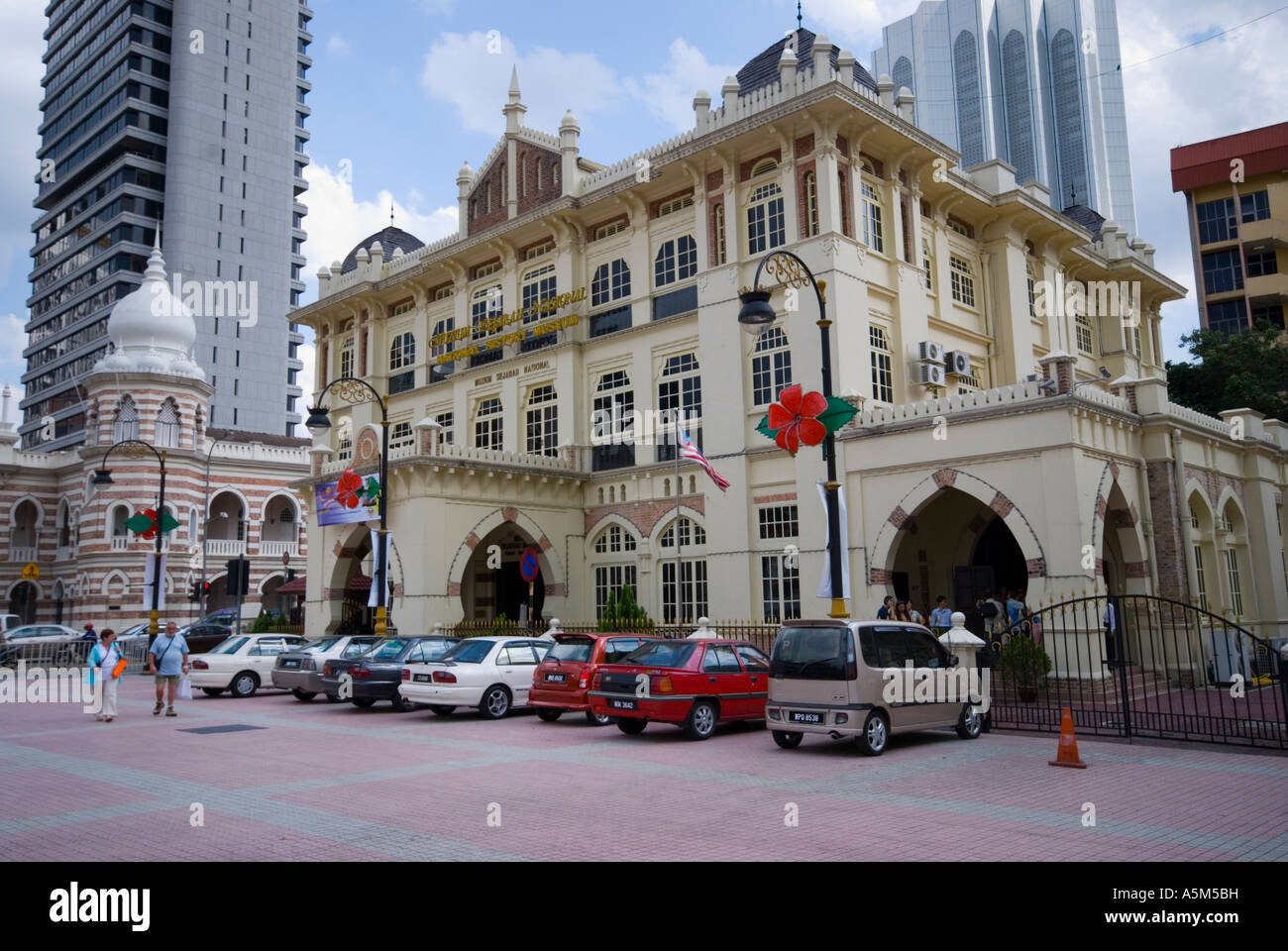 Das Gebäude, das früher vom National History Museum genutzt wurde, auf Dataran Merdeka, Kuala Lumpur Malaysia. Die Sammlung wurde 2007 geschlossen. Stockfoto
