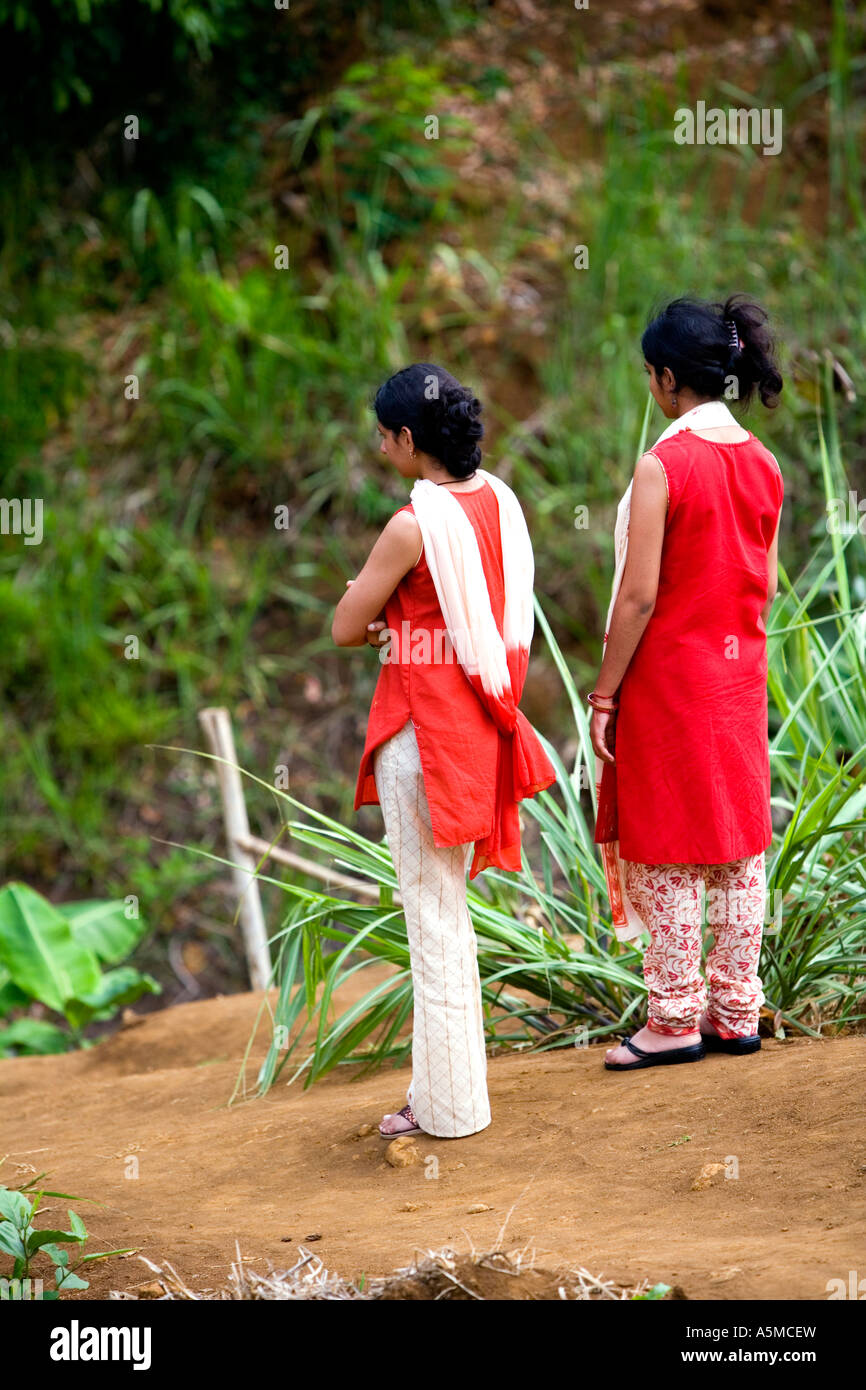 Zwei junge Mauritianer in Indian-Kleid bei ["Rochester Falls"], "Mautiius" Stockfoto