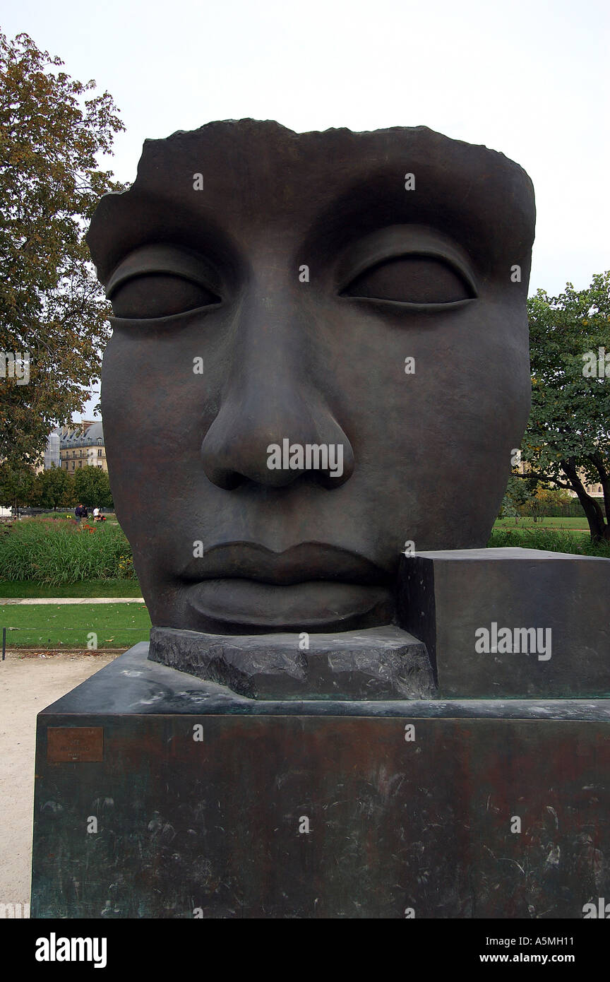 RAJ98784 Kunst-Installation Gesicht zeigen Augen Lippen Nase in einem öffentlichen Park PARIS Frankreich Europa Stockfoto