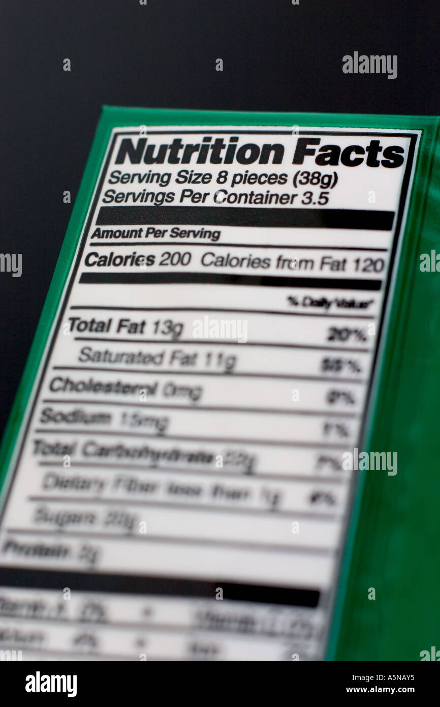 Nährwerte Etikett auf Lebensmittelverpackung Stockfoto