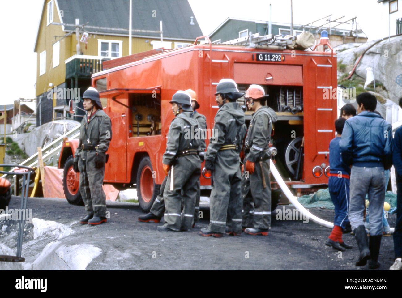 Grönland-Feuerwehrleute mit Tender Stockfoto