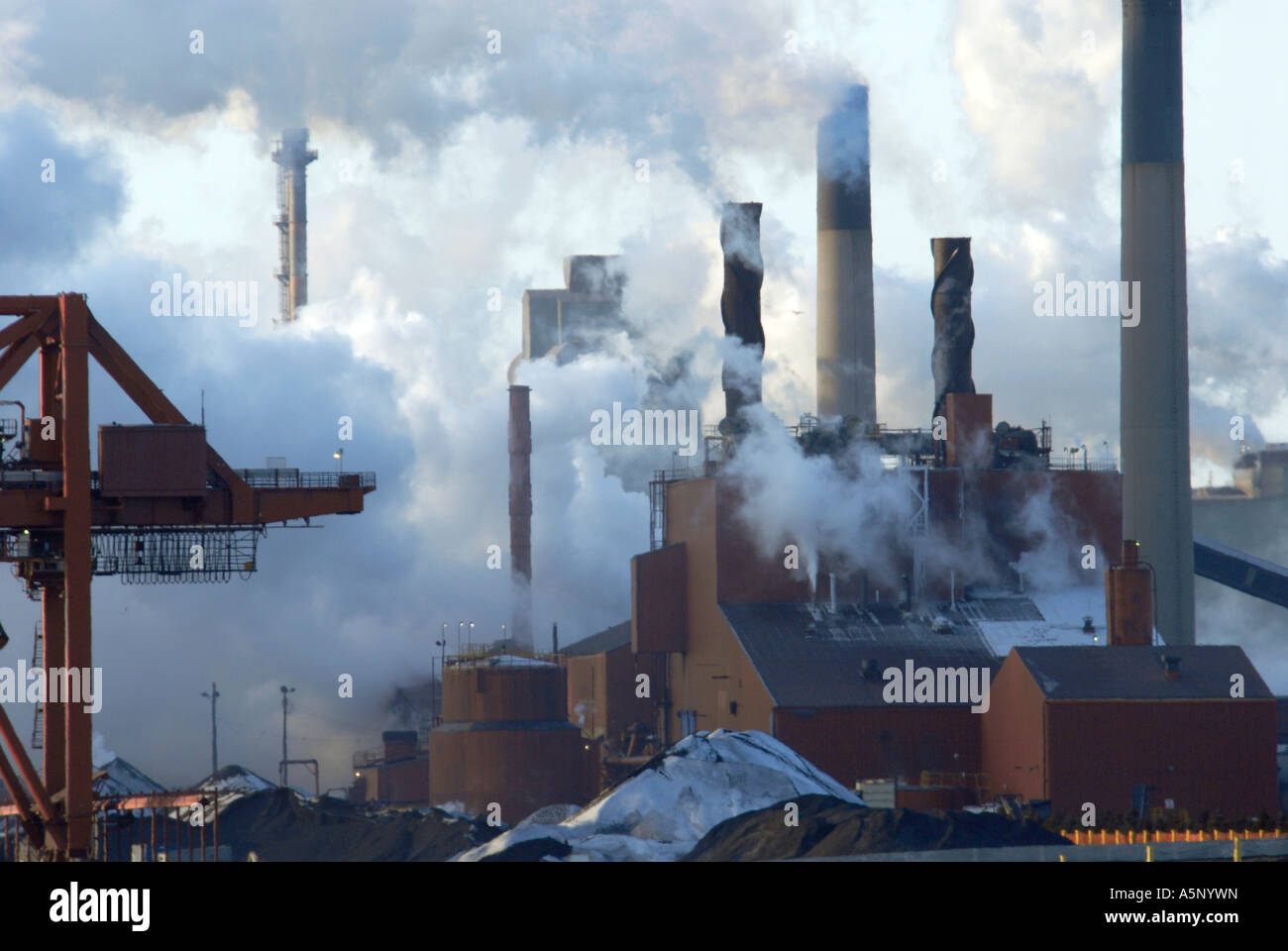 Industrie-Kohlendioxid-Emissionen und Luftverschmutzung Stockfoto