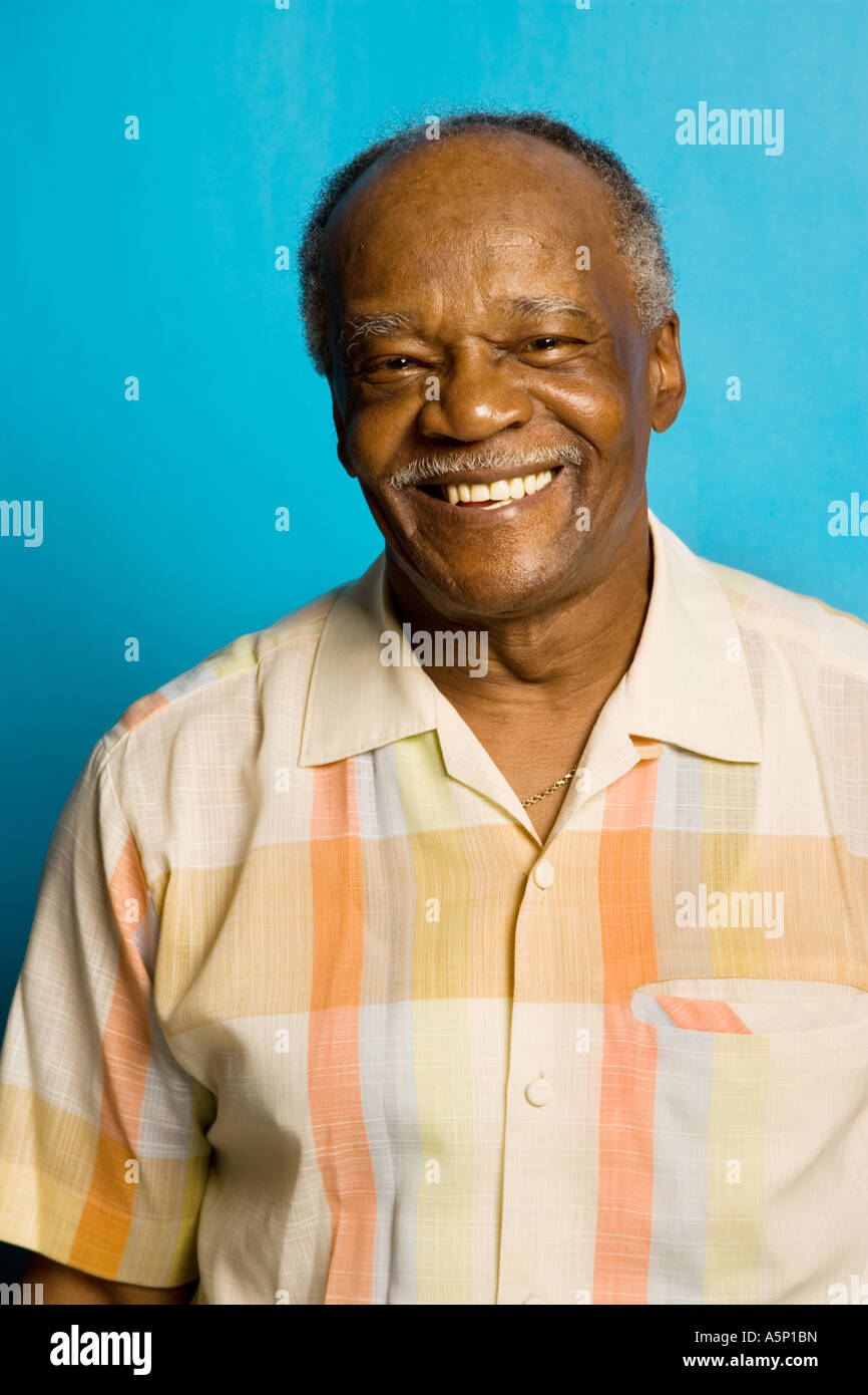 Senior schwarzen männlichen lächelt. Stockfoto