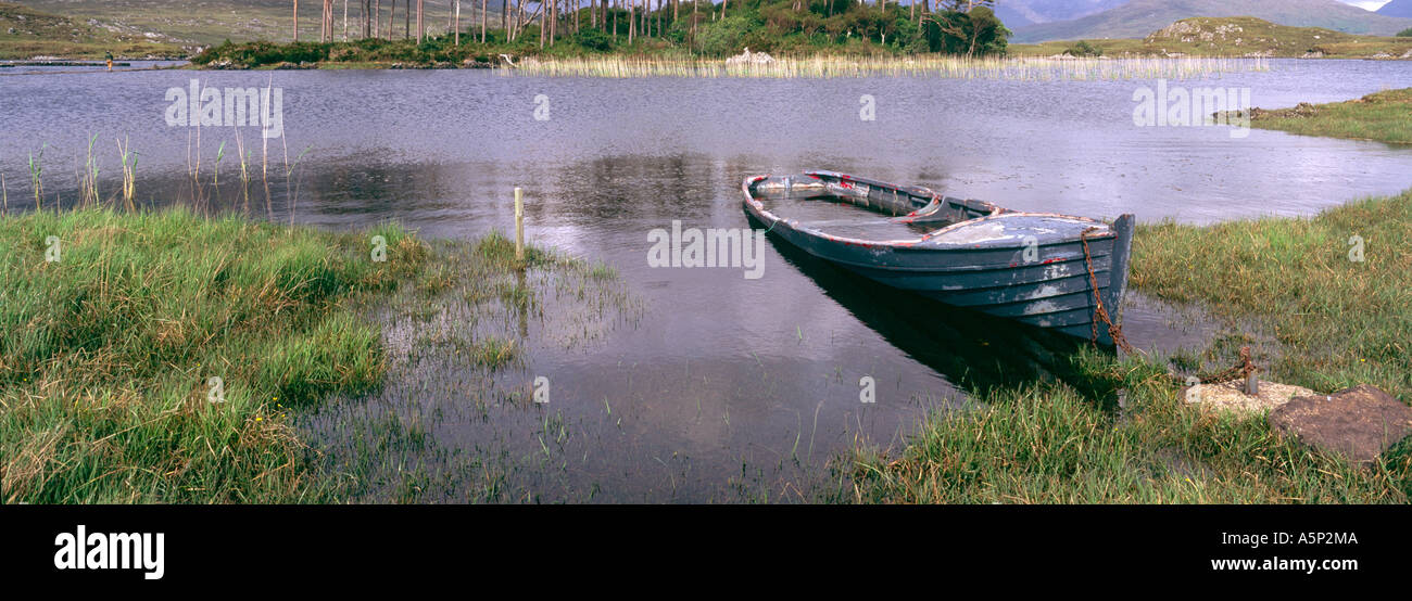 Ruderboot Derryclare Lough Donegal Ireland Stockfoto