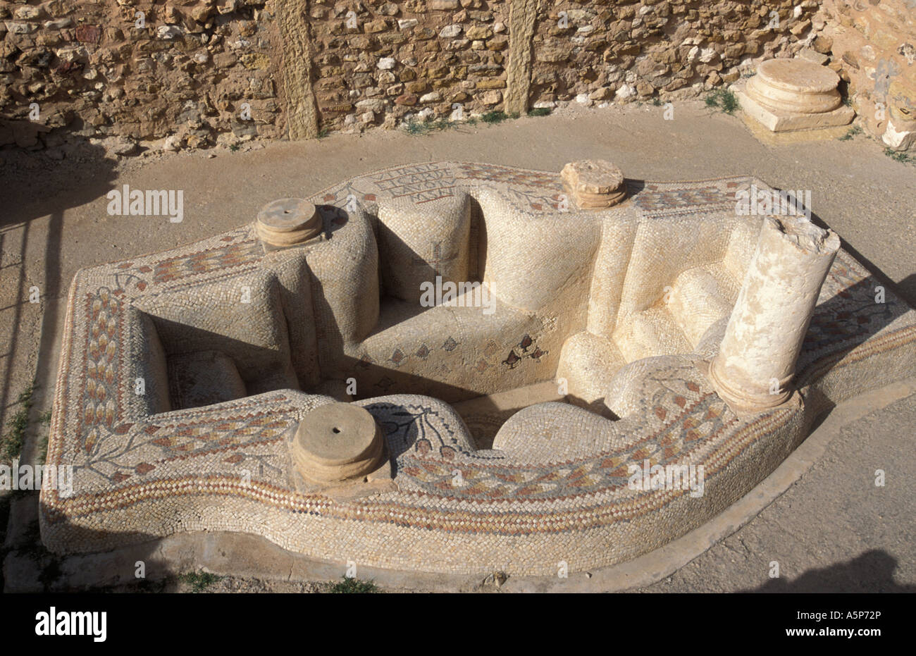 Mosaik-Bad Ruinen der römischen Tempel aus dem 2. Jahrhundert Sbeitla Sufetula Tunesiens Stockfoto