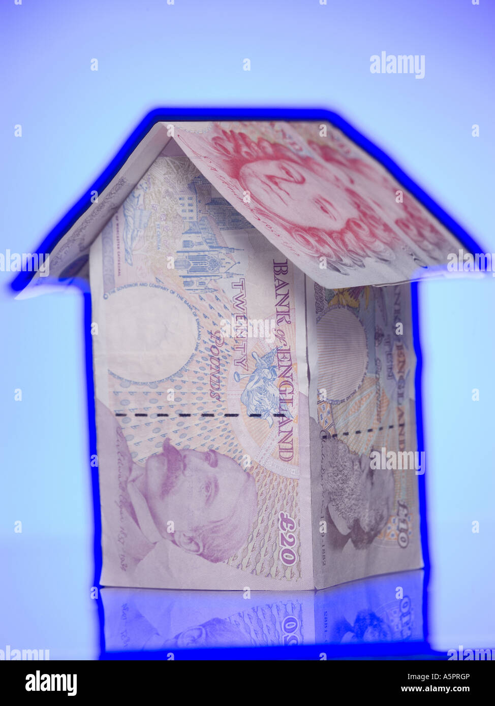 Haus aus Geldschein Stockfoto