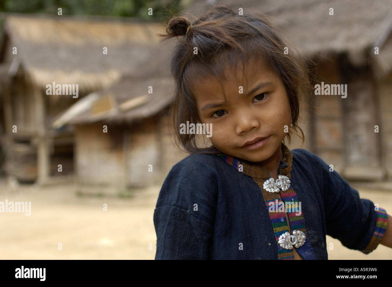 Tuk ethnische Minderheit Mädchen in traditioneller Kleidung Luang Prabang Provinz Laos Stockfoto