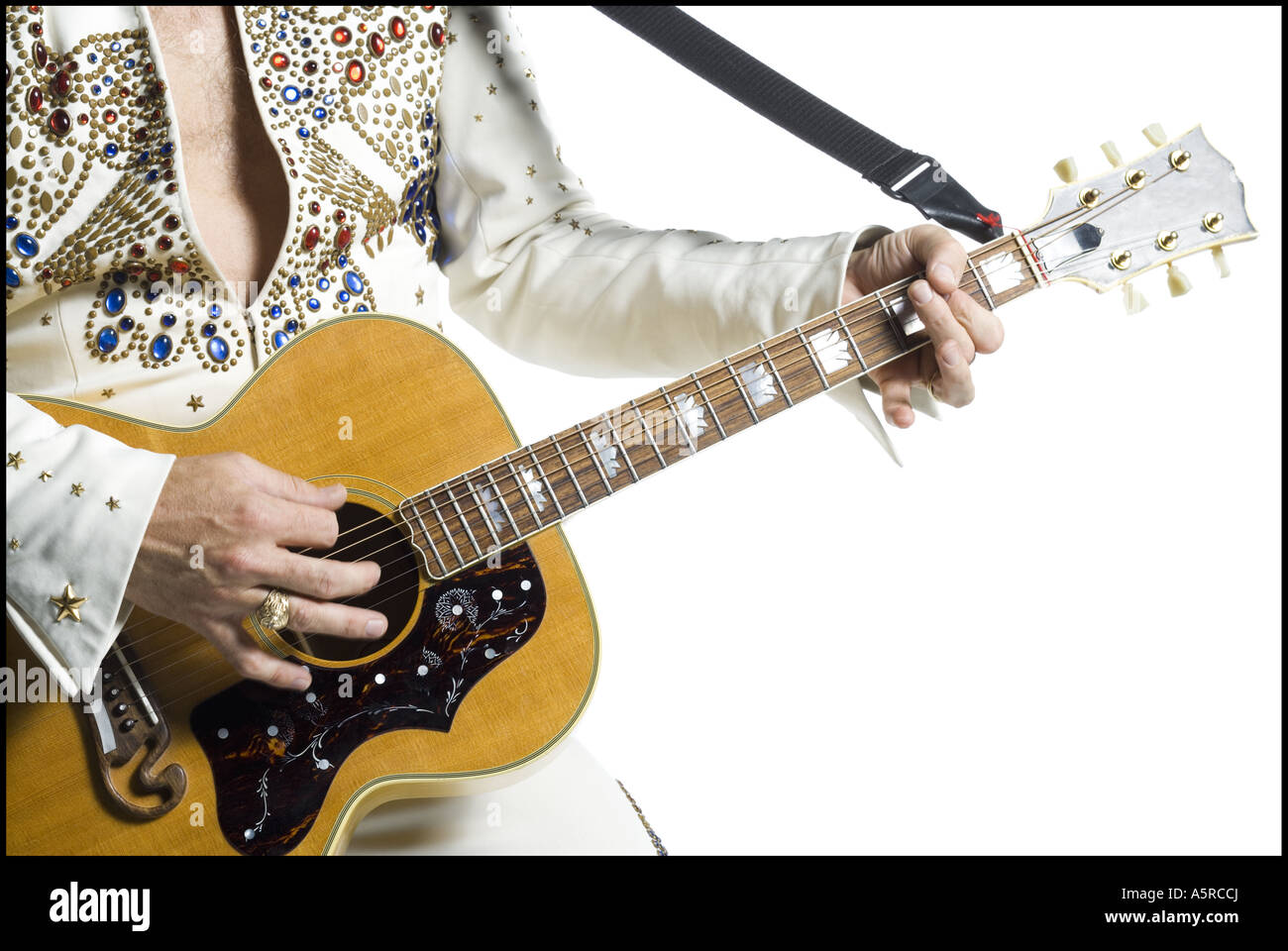 Nahaufnahme von einem Elvis-Imitator, Gitarre zu spielen Stockfoto Nahaufnahme von einem Elvis-Imitator, Gitarre zu spielen Stockfoto