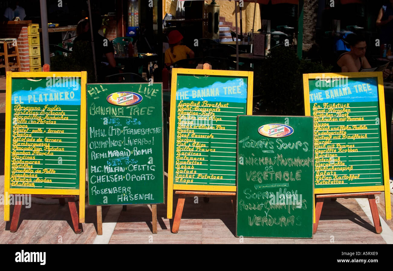 Restaurant-Menü in Deutsch und Englisch Torremolinos Costa del Sol Spain Stockfoto