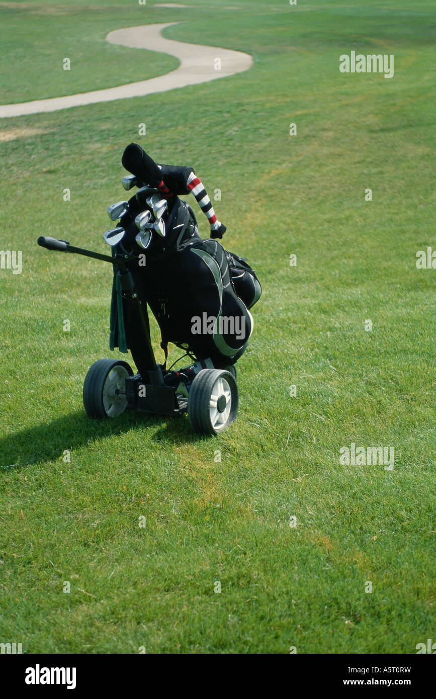 Golf Bag Mit R dern Fotos Und Bildmaterial In Hoher Aufl sung Alamy golf-bag-mit-r-dern-fotos-und-bildmaterial-in-hoher-aufl-sung-alamy